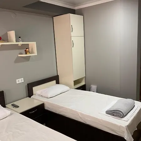 Art Hole Bed & Breakfast Kutaisi Exterior photo