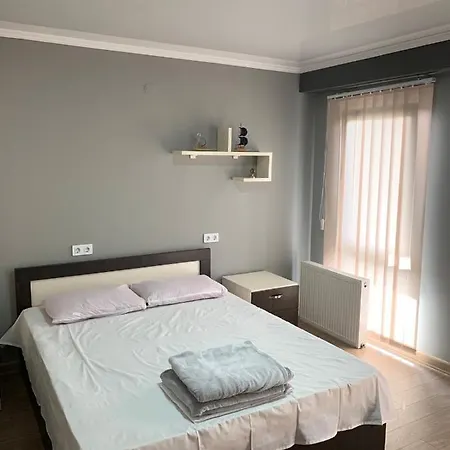 Art Hole Bed & Breakfast Kutaisi Exterior photo